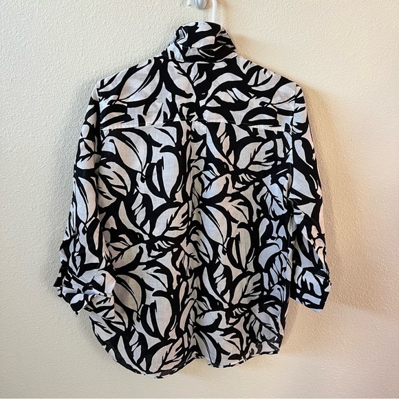 Chico’s 100% Linen Top Black and White Size 8-10 - Picture 6 of 10